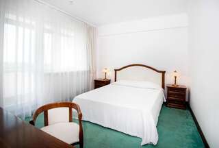 Гостиница Спа Отель Синдика Нальчик Улучшенный двухместный номер с 1 кроватью или 2 отдельными кроватями-2