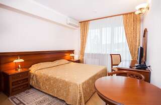 Гостиница Спа Отель Синдика Нальчик Улучшенный двухместный номер с 1 кроватью или 2 отдельными кроватями, вид на горы-3