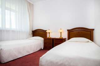 Гостиница Спа Отель Синдика Нальчик Улучшенный двухместный номер с 1 кроватью или 2 отдельными кроватями-4
